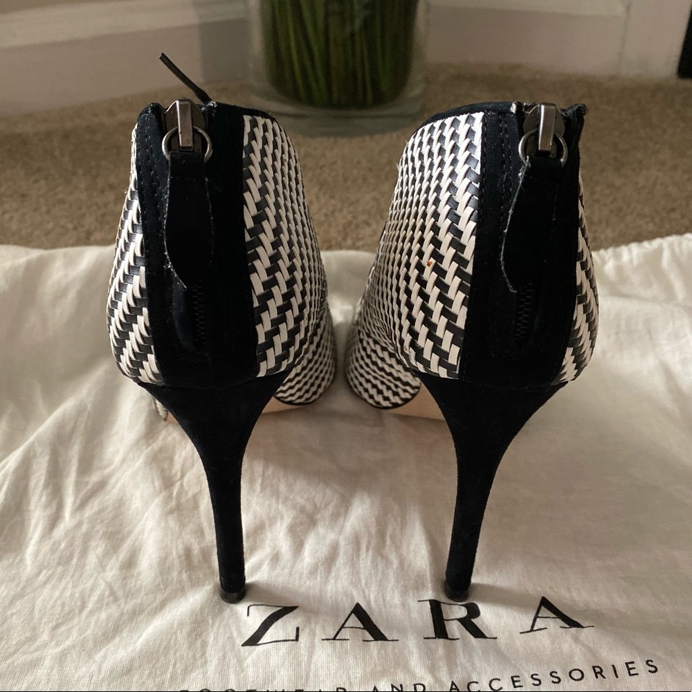 Zara black & white tie up heels size 8 1/2 - Picture 2 of 6